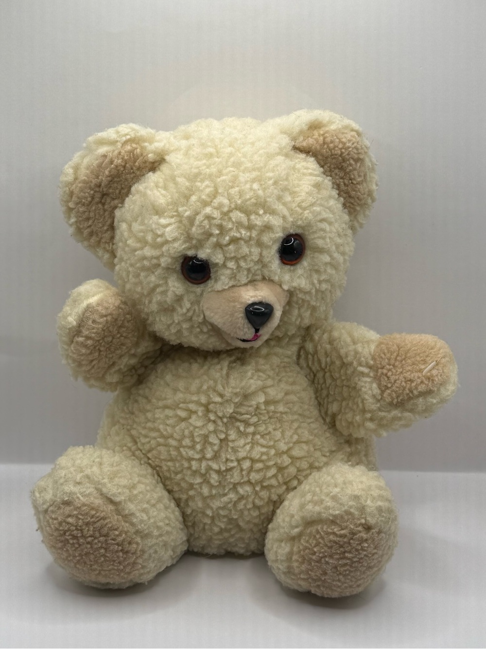 Vintage Russ Berrie Snuggle Bear Stuffed Animal Hand Puppet Plush 1986